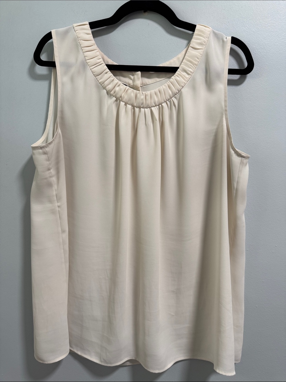 Talbots Sleeveless Cream Pleated Neck Blouse - Women's Top - Picture 2 of 9